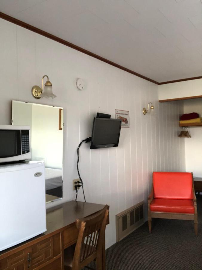 Firehouse Inn Сент-Игнас Экстерьер фото