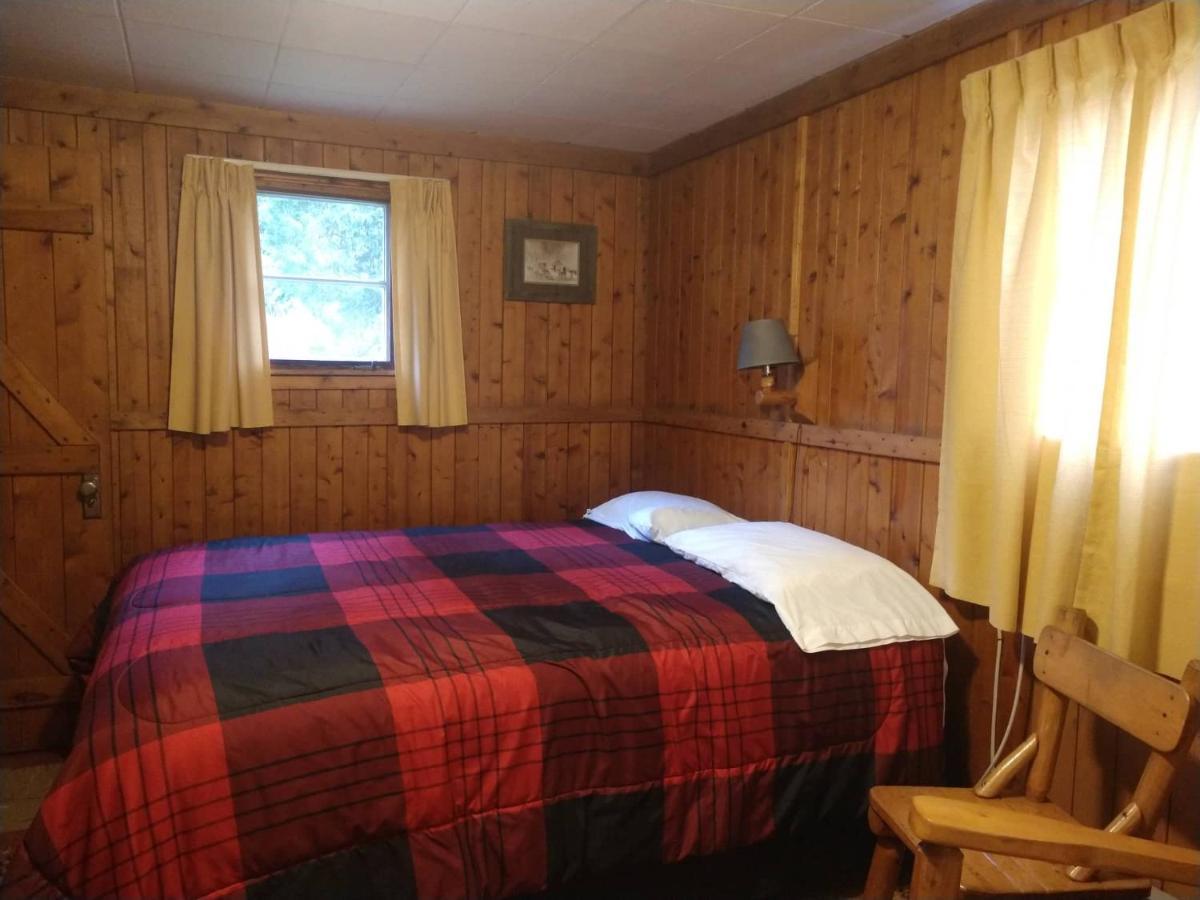 Firehouse Inn Сент-Игнас Экстерьер фото