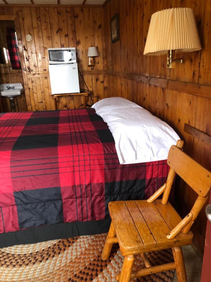 Firehouse Inn Сент-Игнас Экстерьер фото