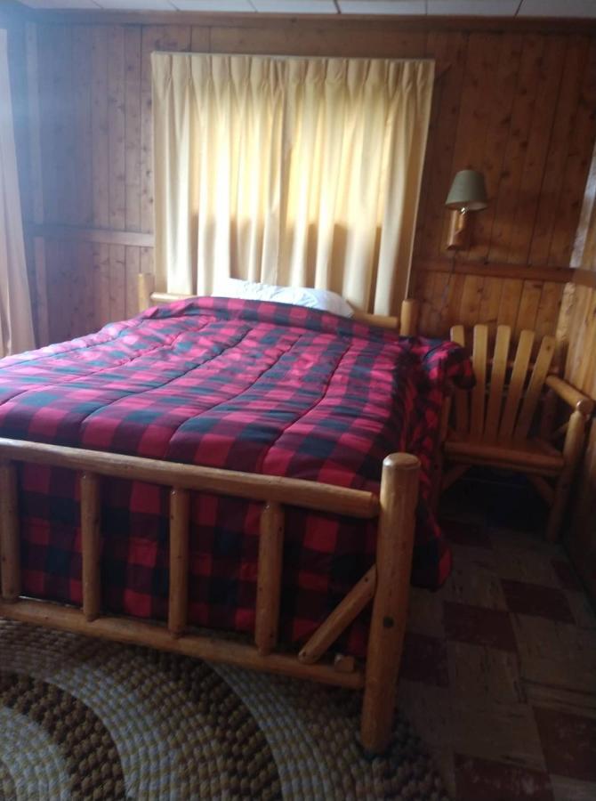 Firehouse Inn Сент-Игнас Экстерьер фото
