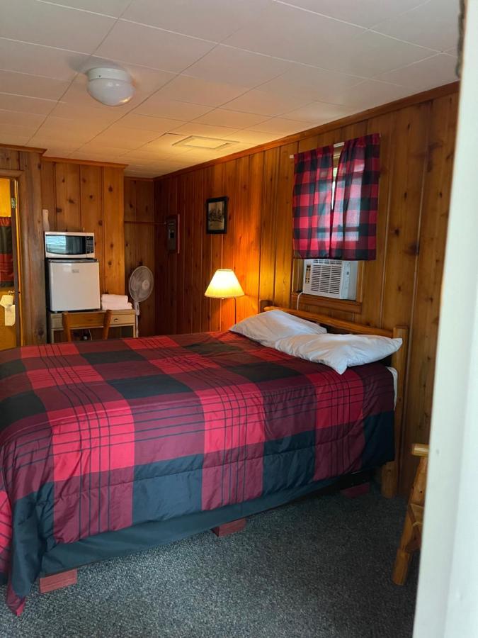 Firehouse Inn Сент-Игнас Экстерьер фото